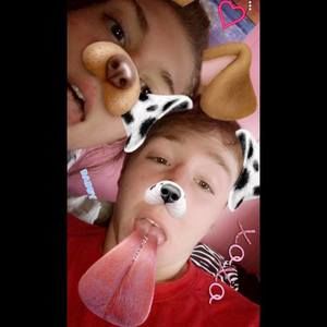 Meet your Posher, Dustin